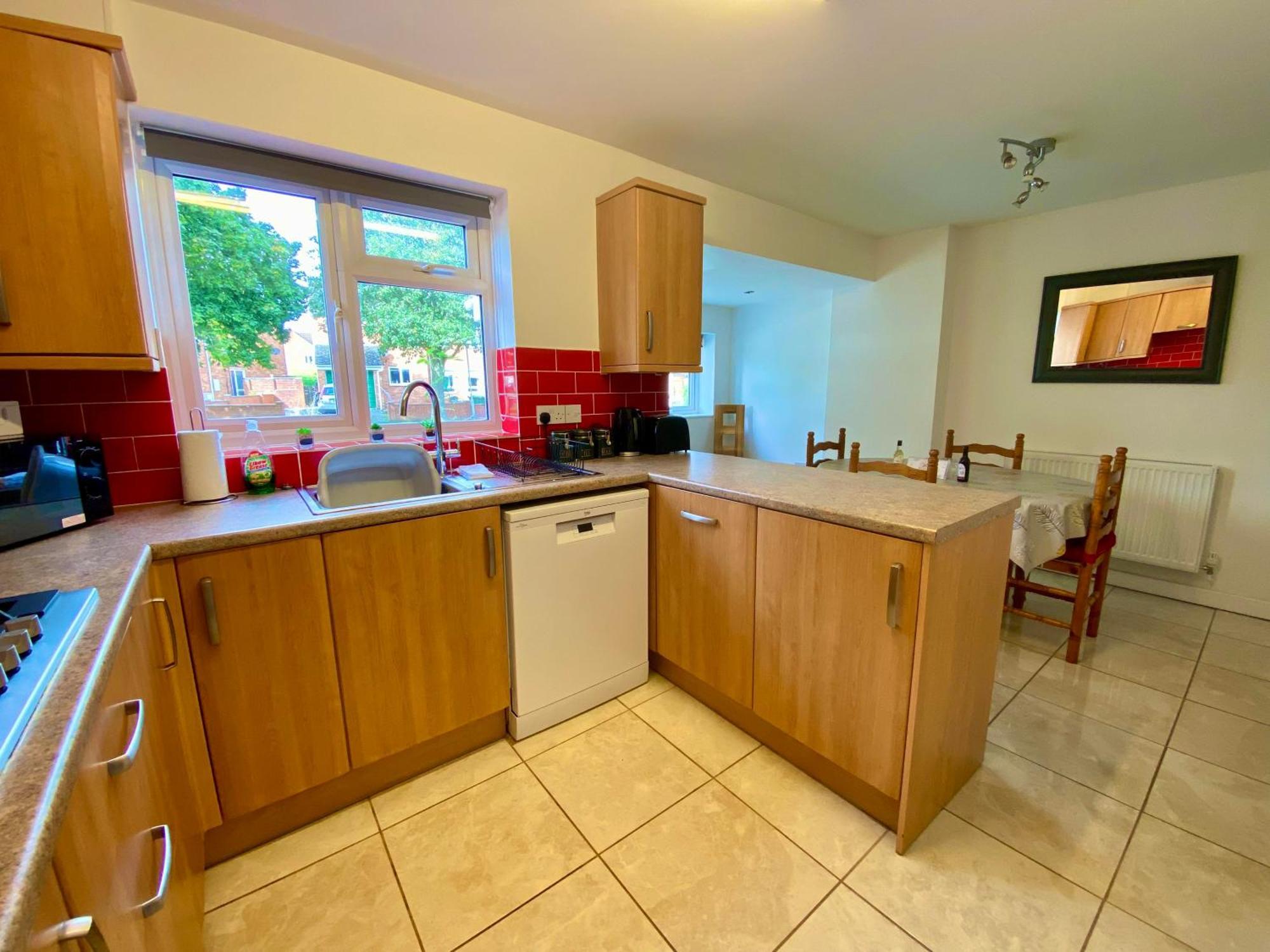 Spacious 3 Bed House, Sleeps 6, Free Parking - 14 Millers Close Leominster Exterior foto